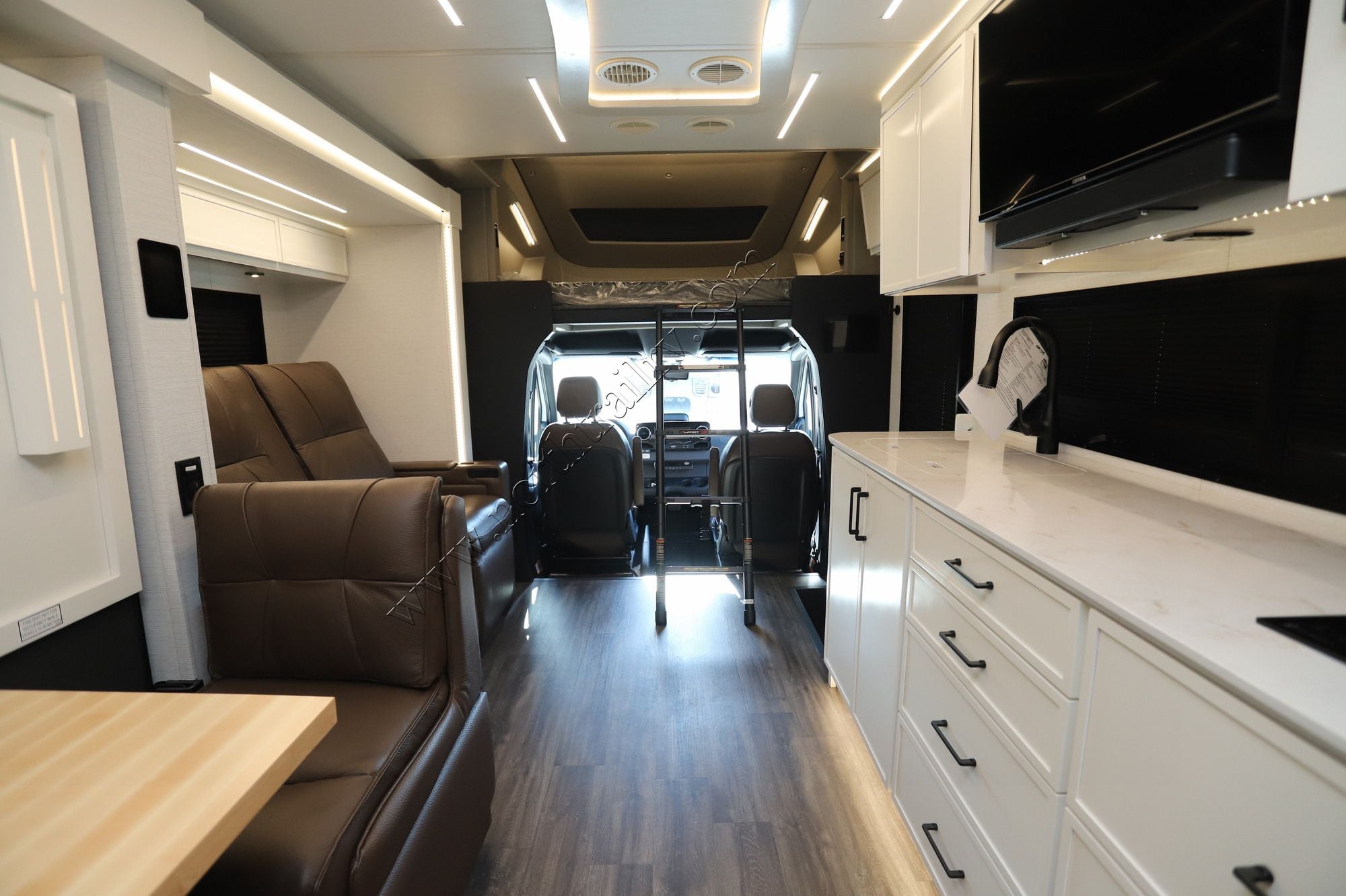 New 2027 Newmar Freedom Aire 2515 Class C  For Sale