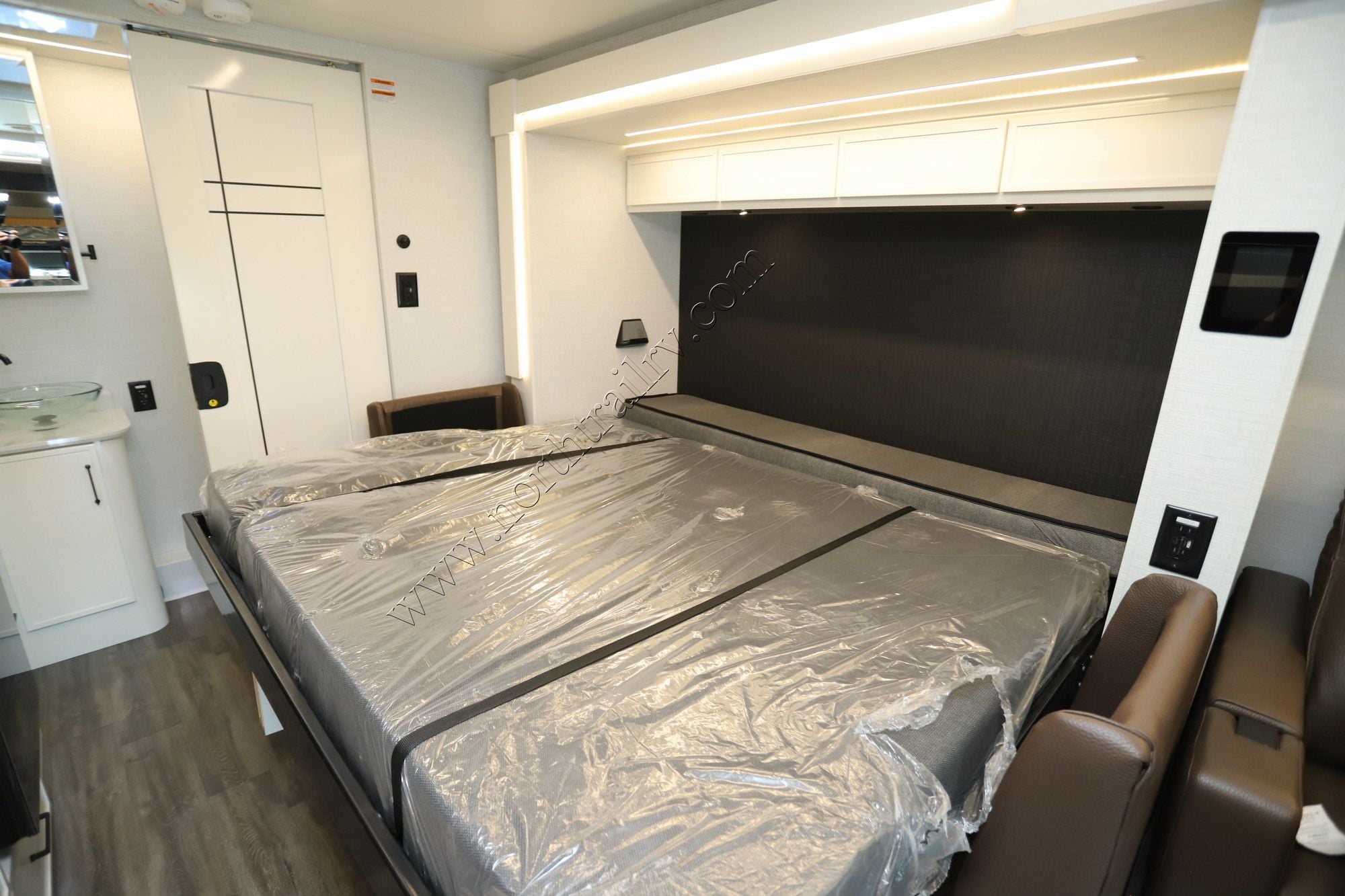 New 2027 Newmar Freedom Aire 2515 Class C  For Sale