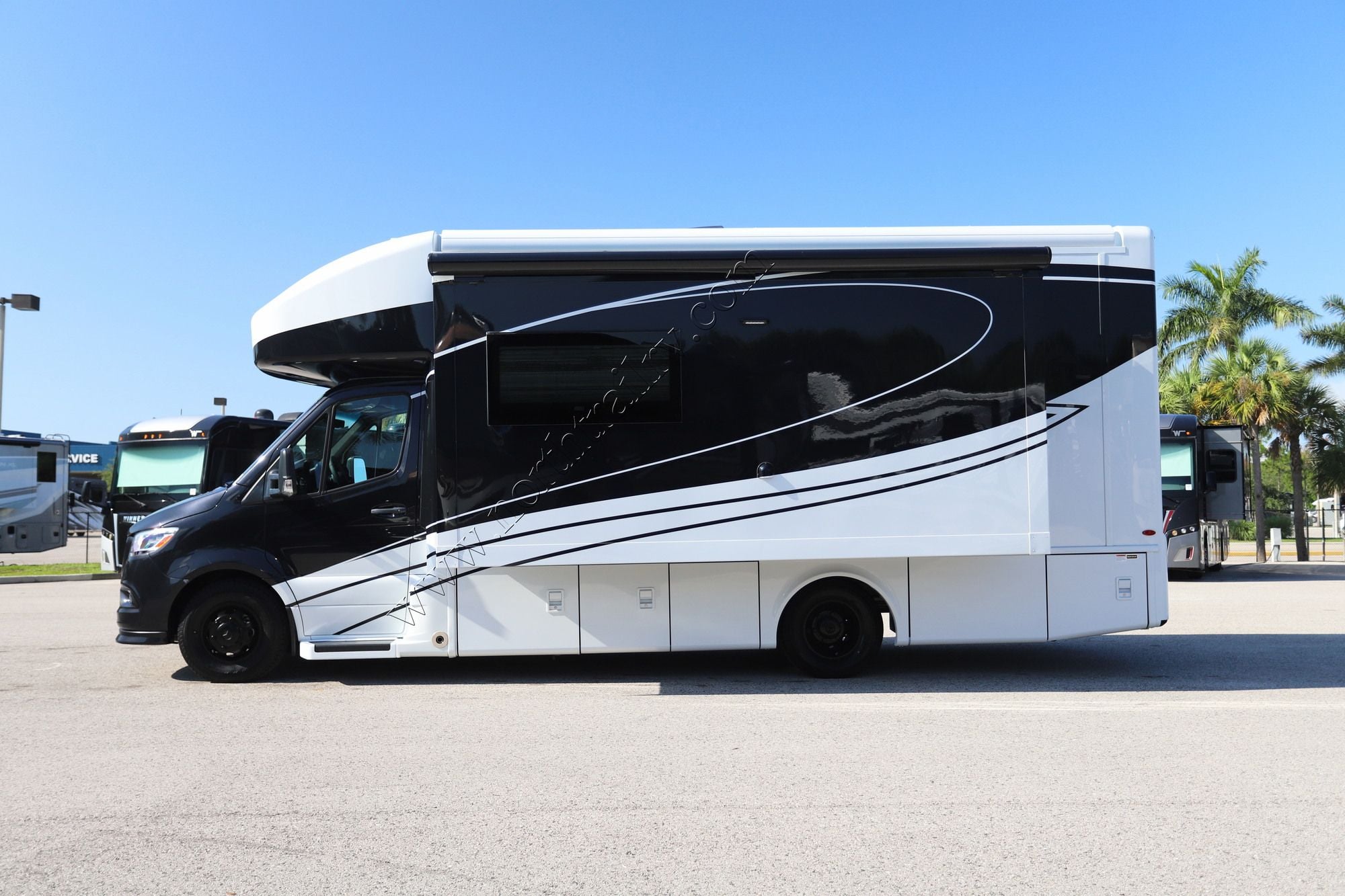 New 2027 Newmar Freedom Aire 2515 Class C  For Sale