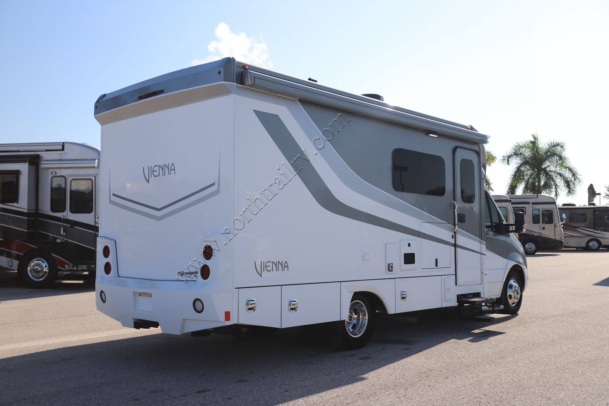 Used 2023 Renegade Rv Vienna 25VRML Class C  For Sale