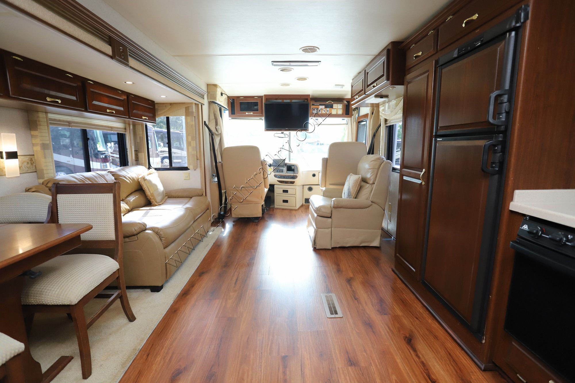 Used 2004 Newmar Kountry Star 3904 Class A  For Sale