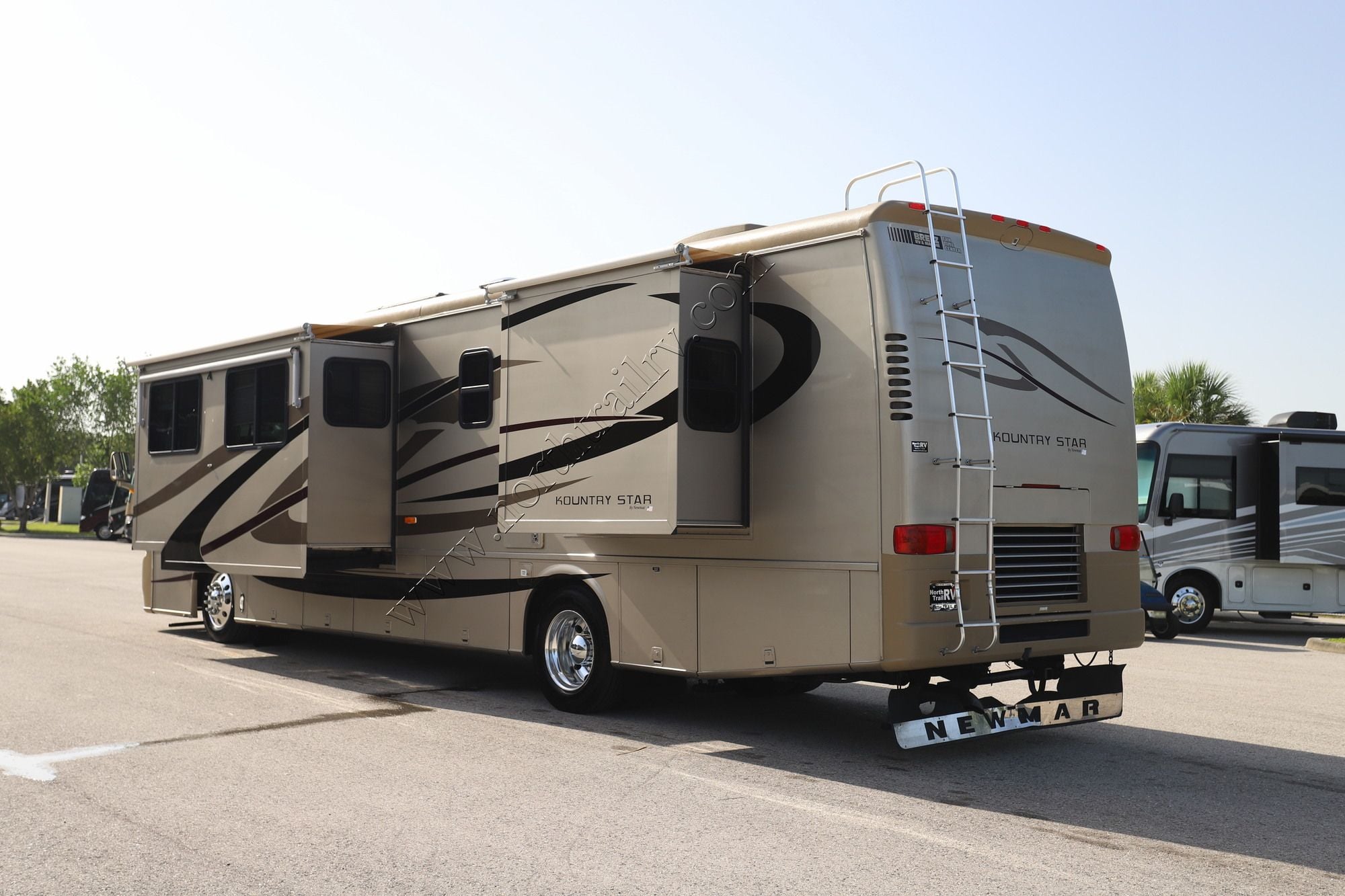 Used 2004 Newmar Kountry Star 3904 Class A  For Sale