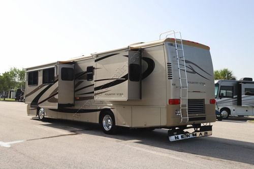 2004 Newmar Kountry Star 3904