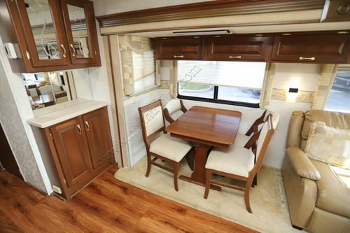 2004 Newmar Kountry Star 3904