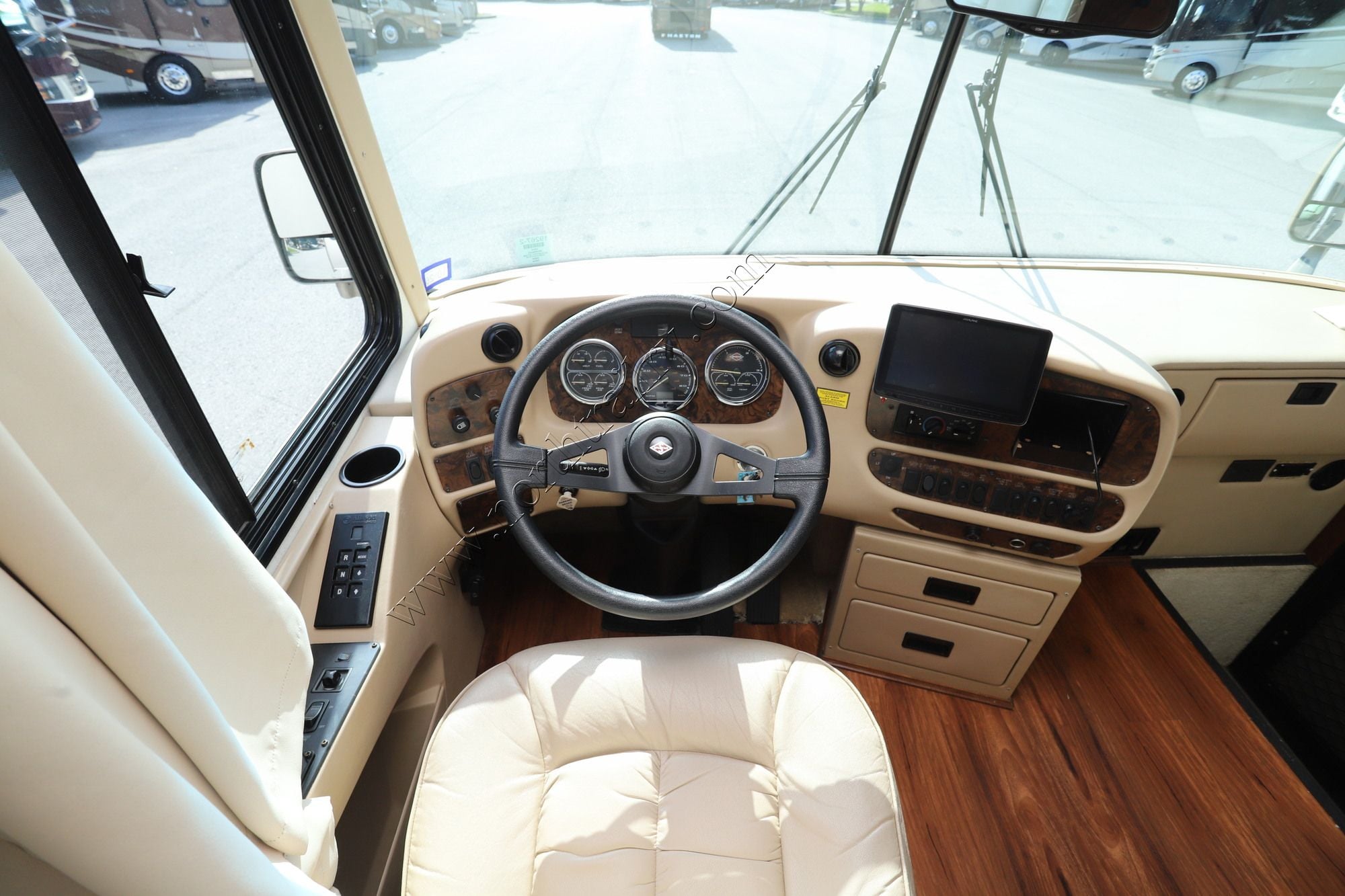 Used 2004 Newmar Kountry Star 3904 Class A  For Sale
