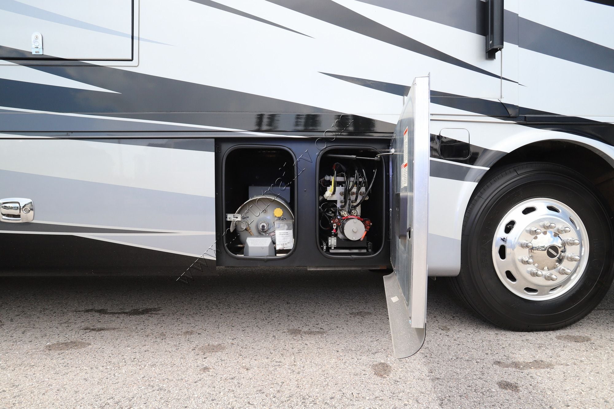 Used 2019 Tiffin Motor Homes Allegro Red 33AA Class A  For Sale