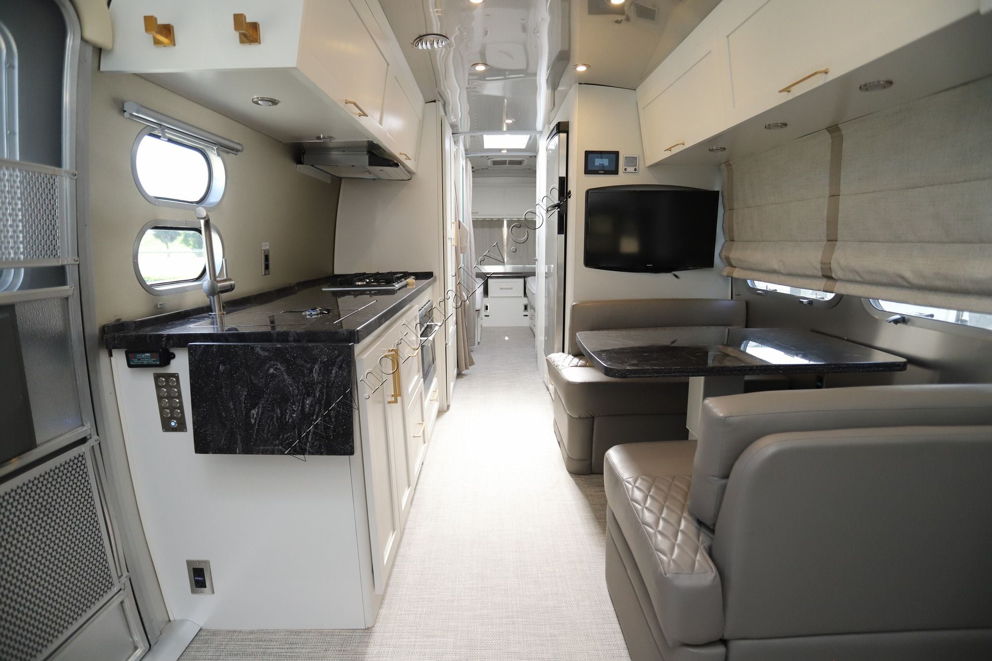 Used 2023 Airstream Classic 30RB Travel Trailer  For Sale