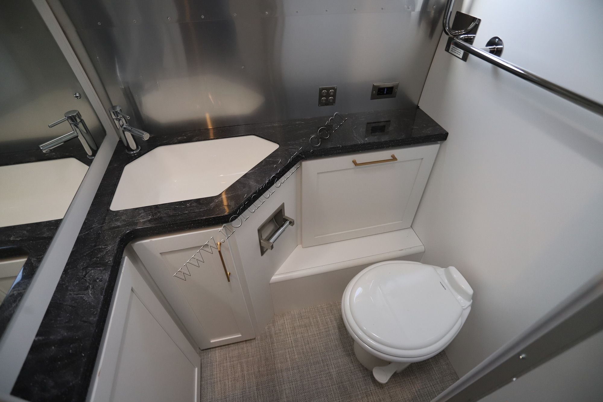 Used 2023 Airstream Classic 30RB Travel Trailer  For Sale