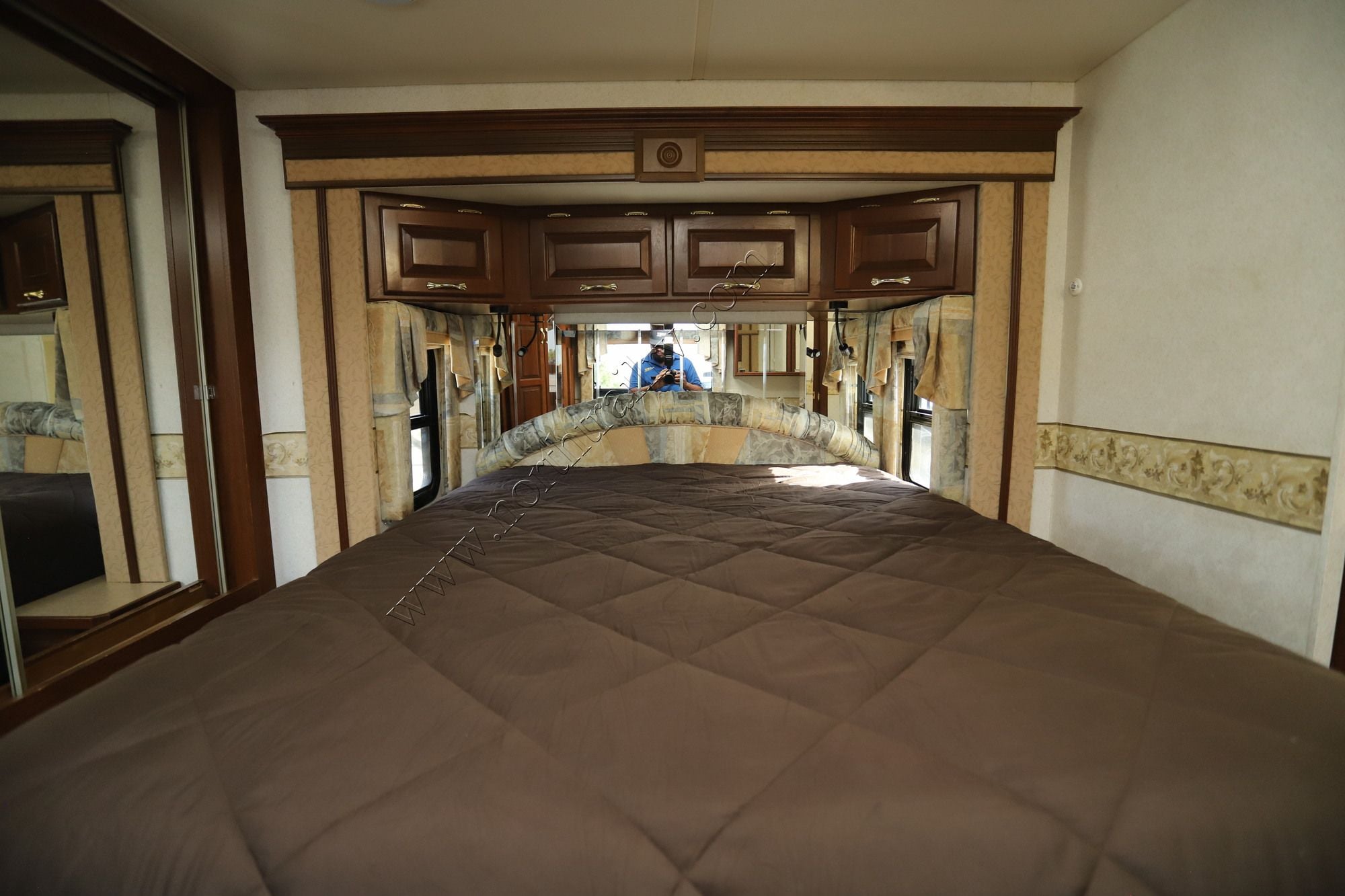 Used 2004 Newmar Kountry Star 3904 Class A  For Sale