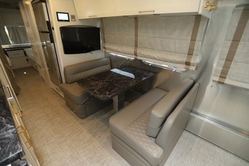 2023 Airstream Classic 30RB
