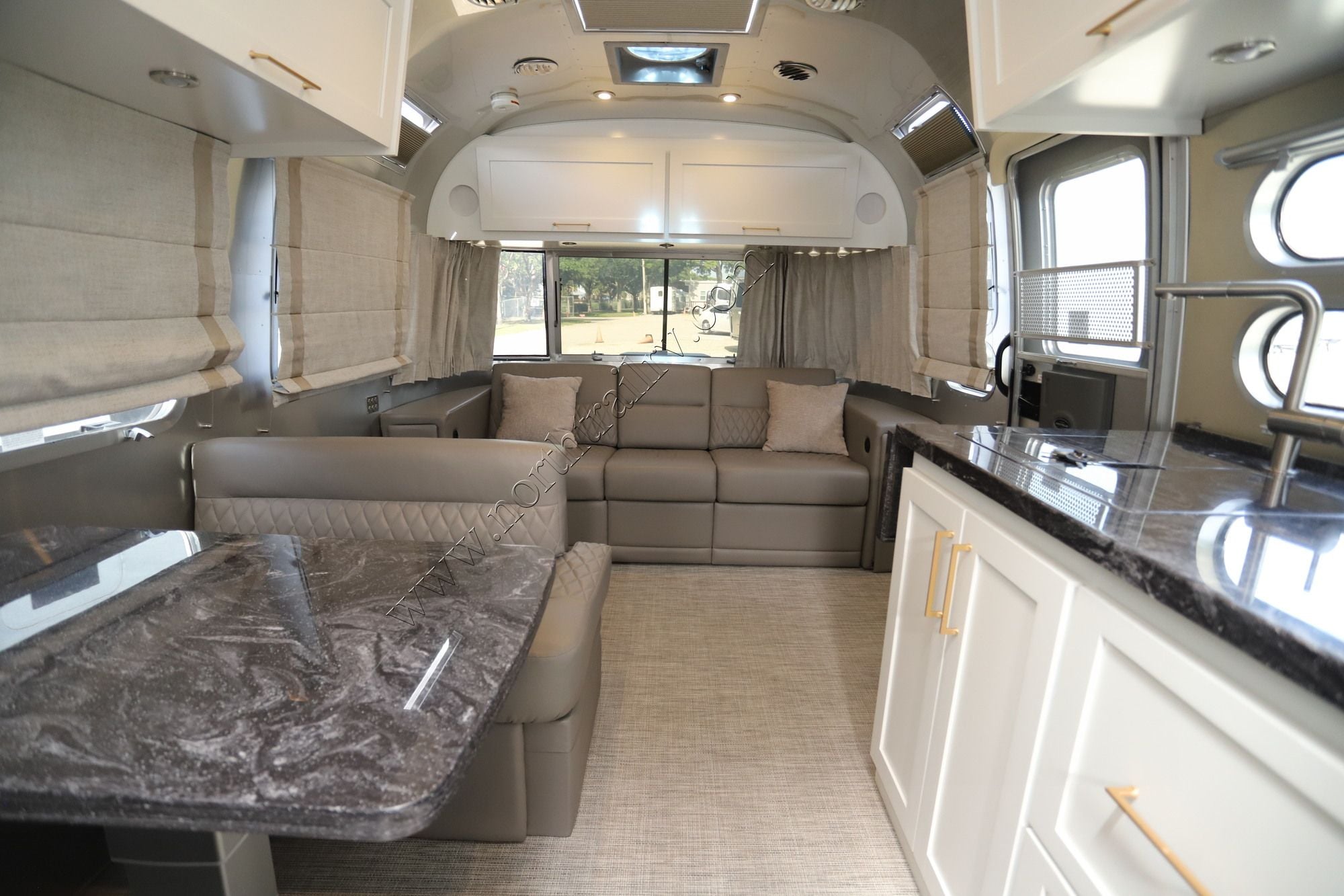 Used 2023 Airstream Classic 30RB Travel Trailer  For Sale