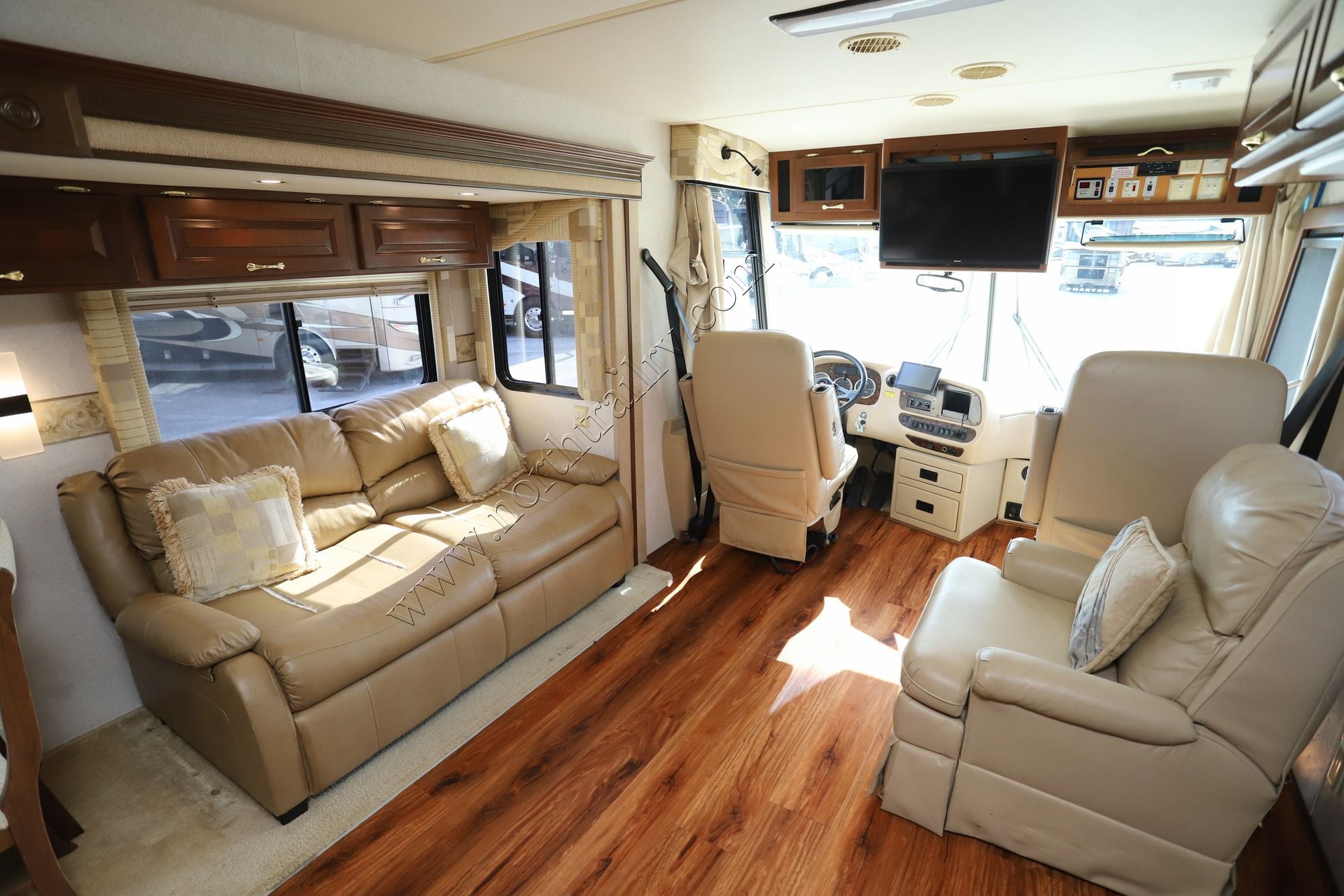 Used 2004 Newmar Kountry Star 3904 Class A  For Sale