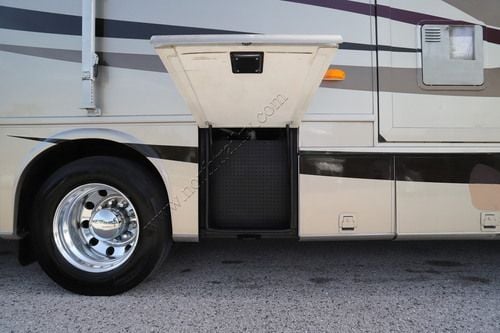 2004 Newmar Kountry Star 3904