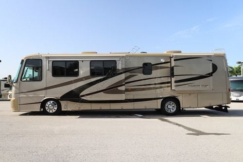 2004 Newmar Kountry Star 3904