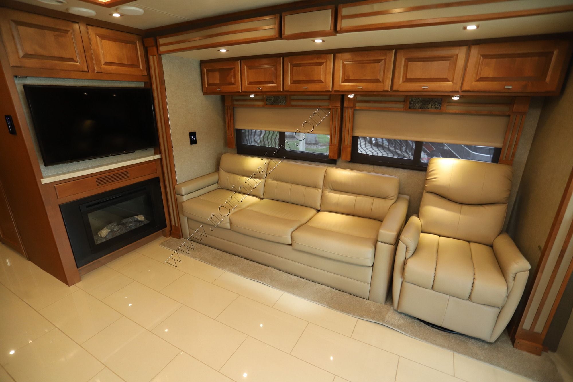 Used 2019 Tiffin Motor Homes Allegro Red 33AA Class A  For Sale