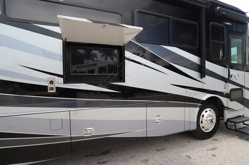 2019 Tiffin Motor Homes Allegro Red 33AA