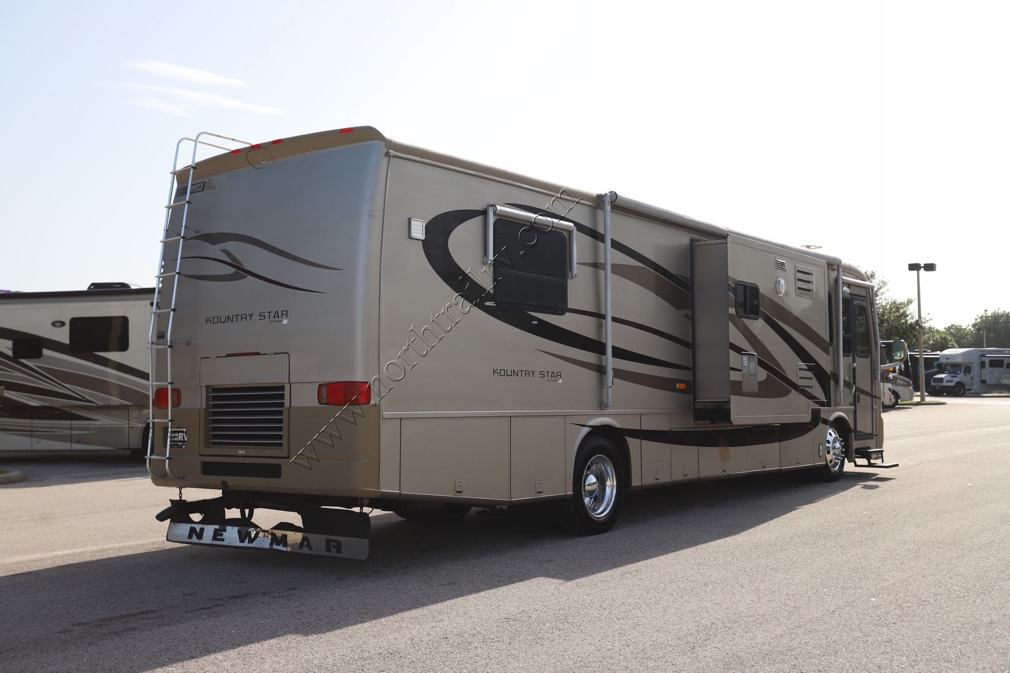 Used 2004 Newmar Kountry Star 3904 Class A  For Sale
