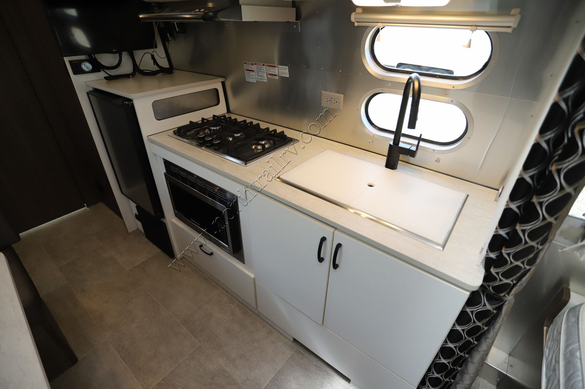 2022 Airstream Caravel 22FB Travel Trailer Used  For Sale