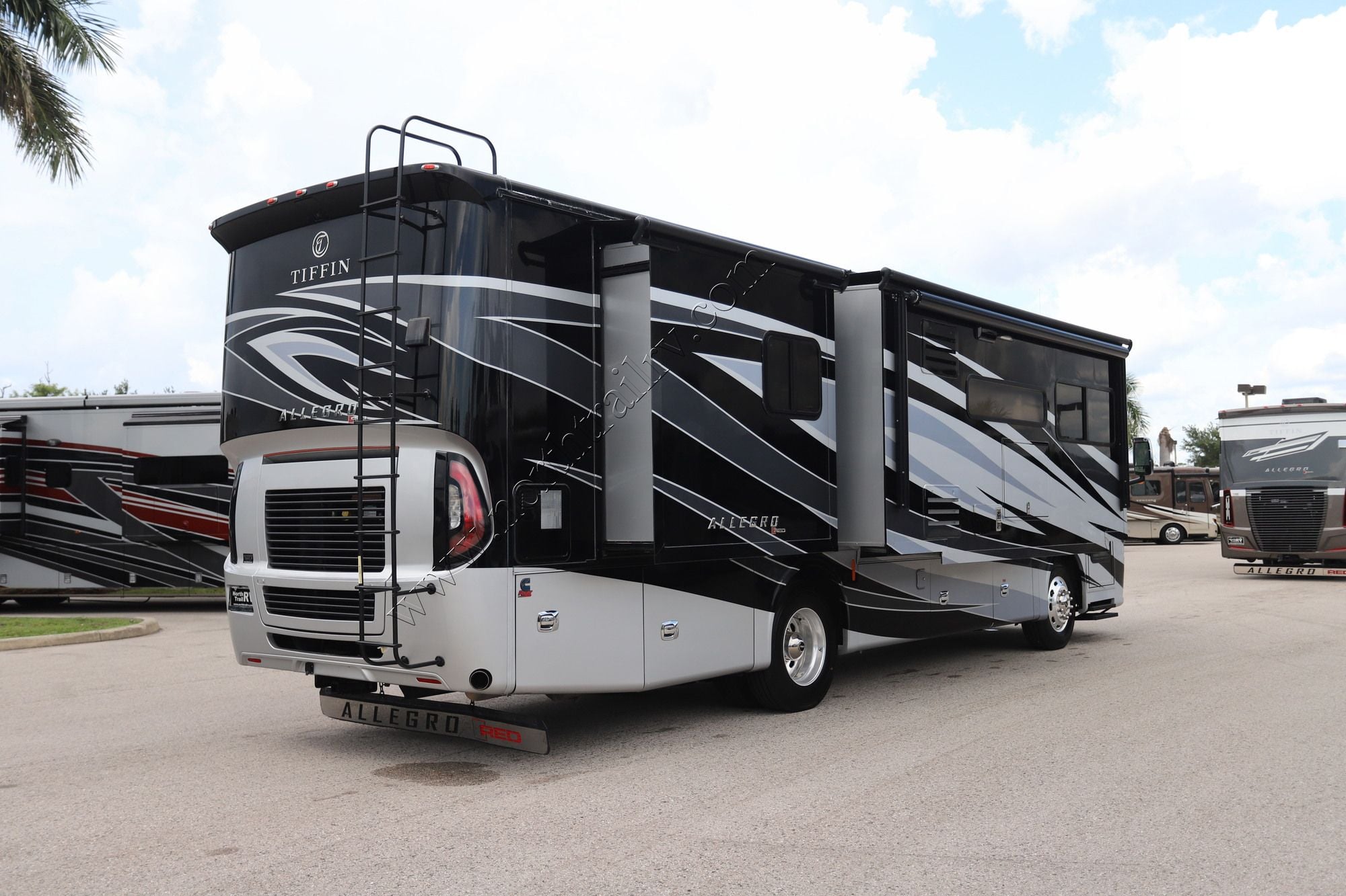 Used 2019 Tiffin Motor Homes Allegro Red 33AA Class A  For Sale