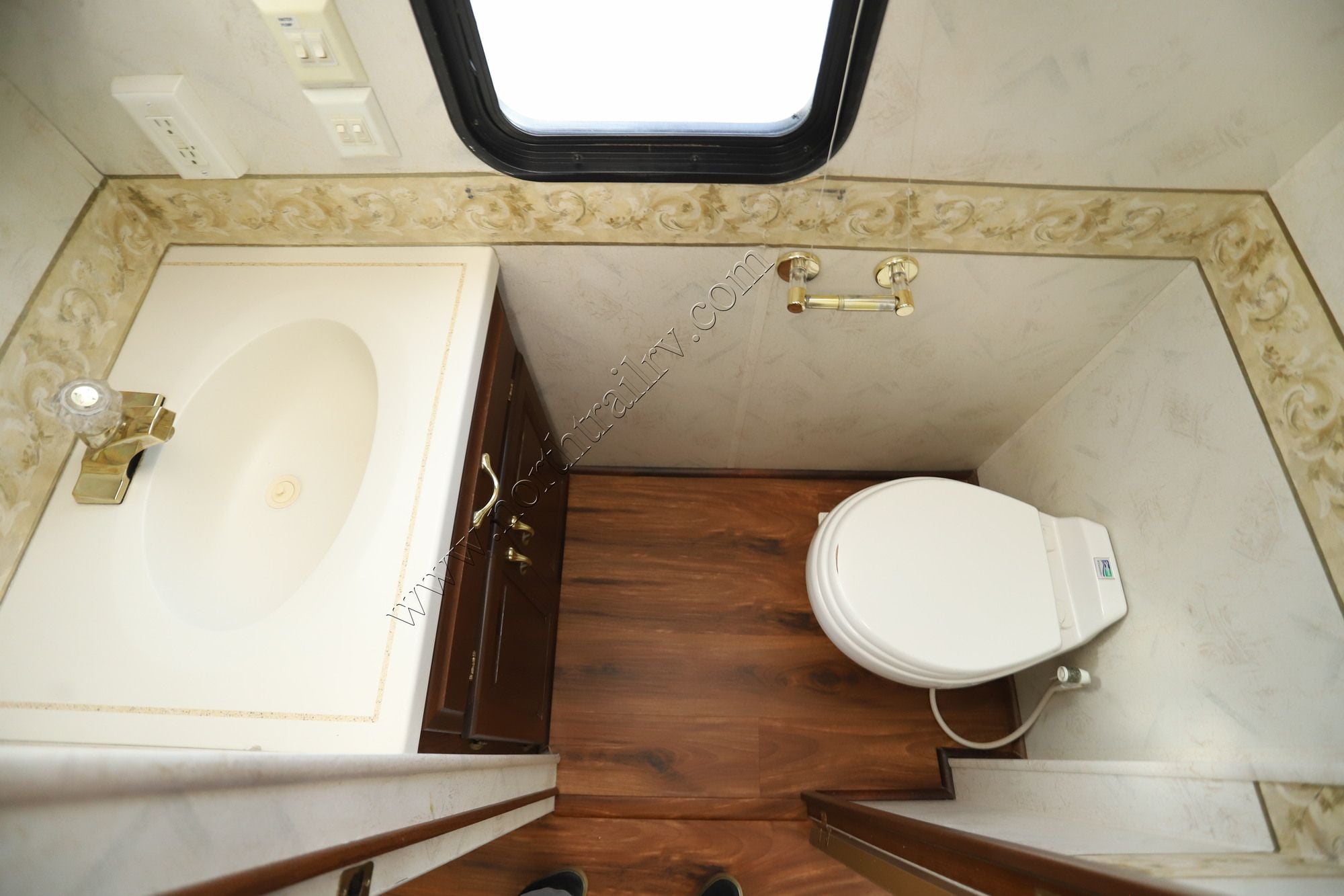 Used 2004 Newmar Kountry Star 3904 Class A  For Sale