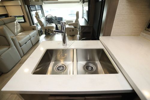 2023 Winnebago Forza 34T