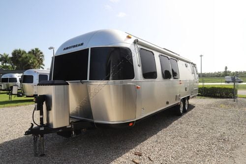 2023 Airstream Classic 30RB
