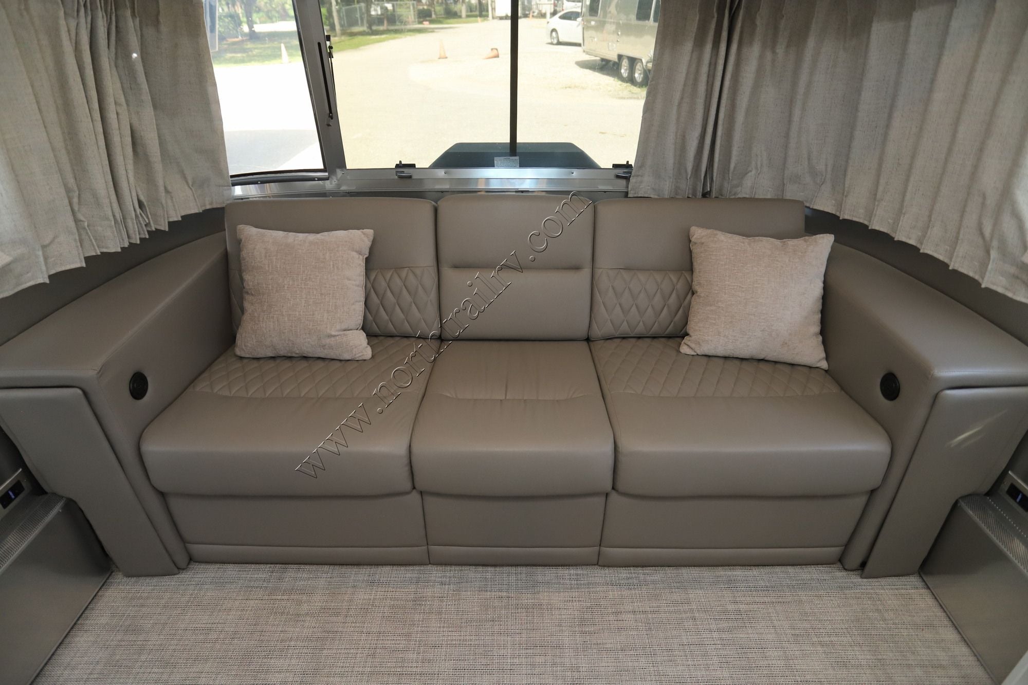 Used 2023 Airstream Classic 30RB Travel Trailer  For Sale