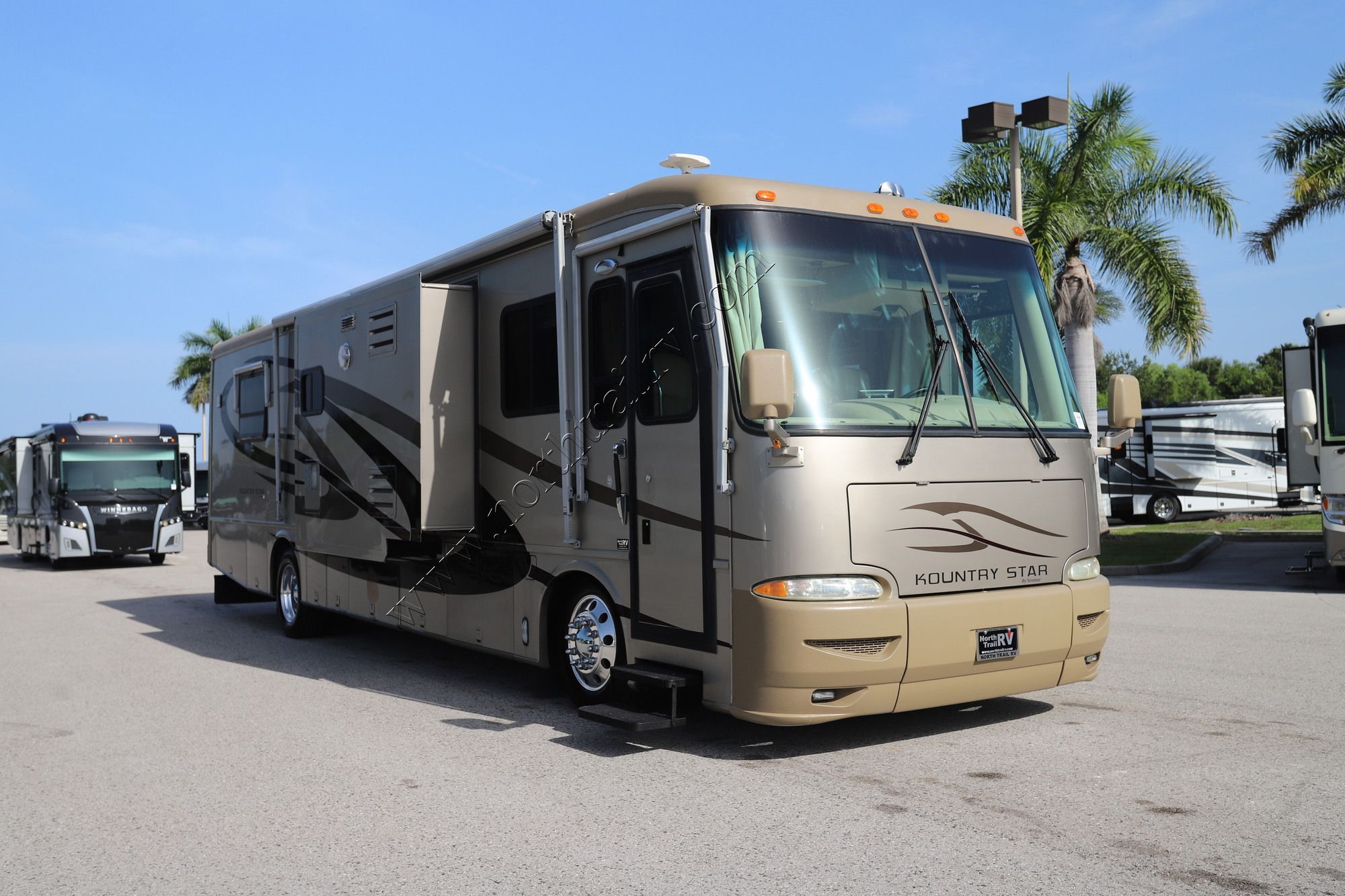 Used 2004 Newmar Kountry Star 3904 Class A  For Sale