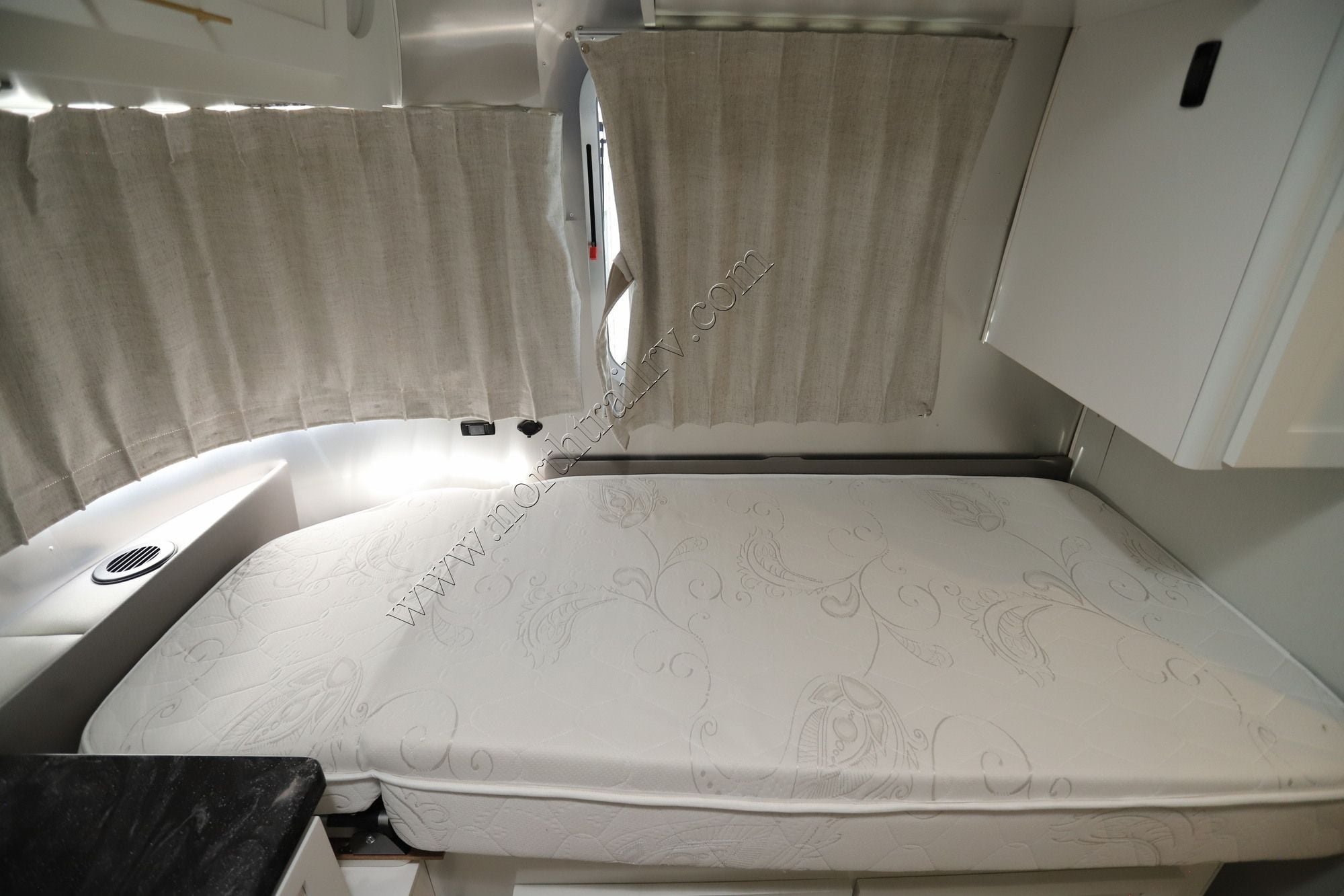 Used 2023 Airstream Classic 30RB Travel Trailer  For Sale