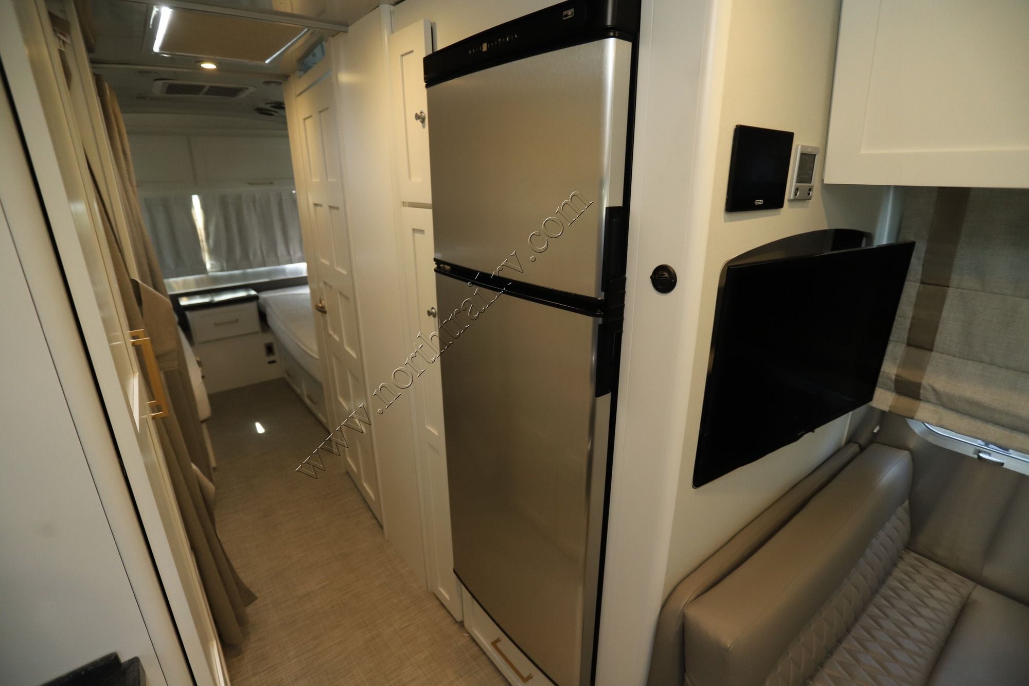 Used 2023 Airstream Classic 30RB Travel Trailer  For Sale