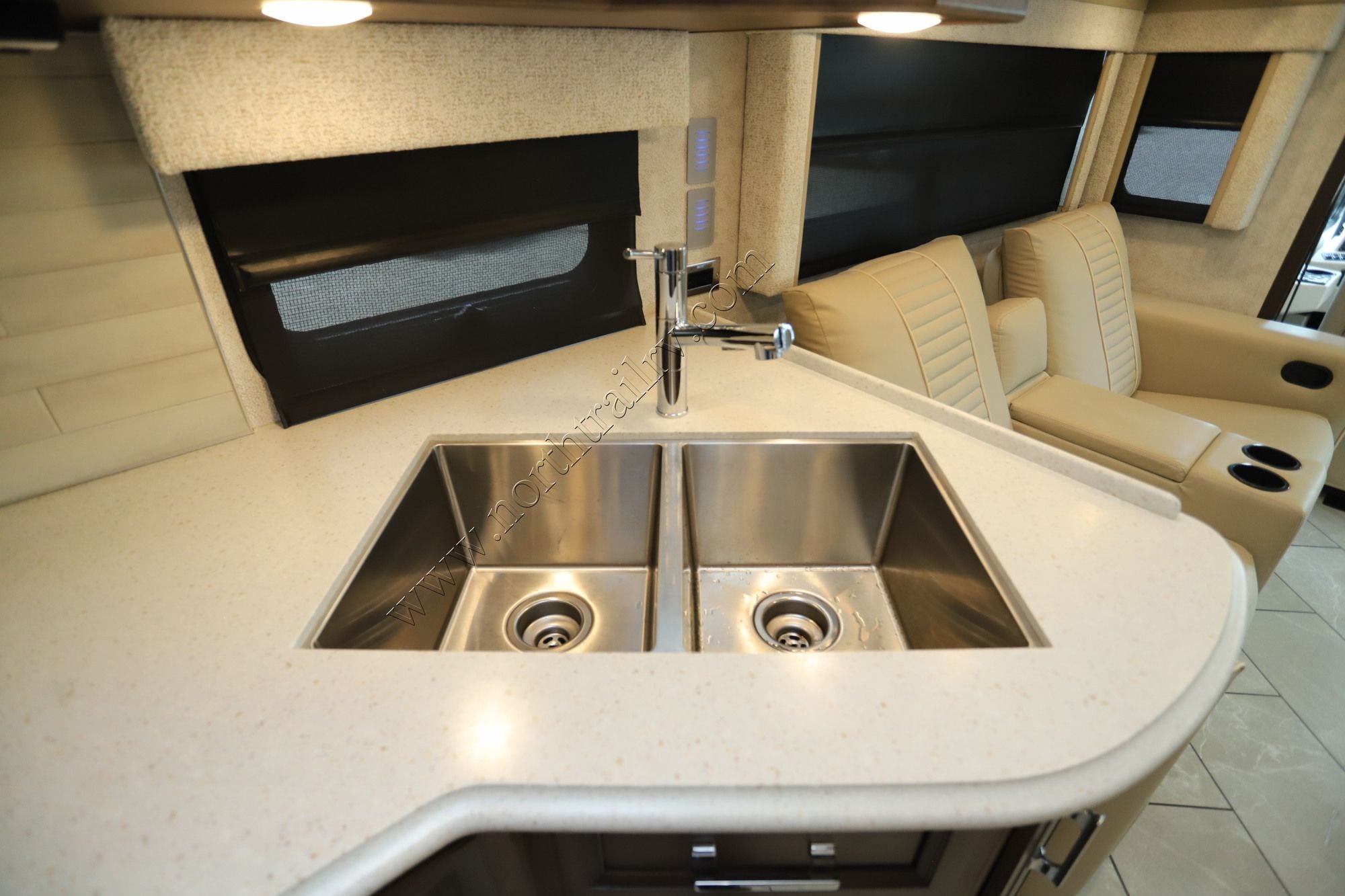 Used 2023 Newmar Bay Star 3014 Class A  For Sale