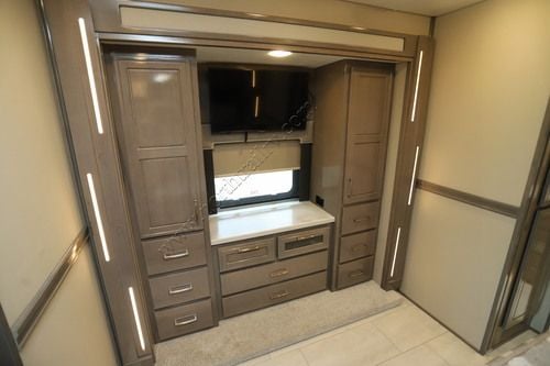 2025 Renegade Rv Explorer 40ERB