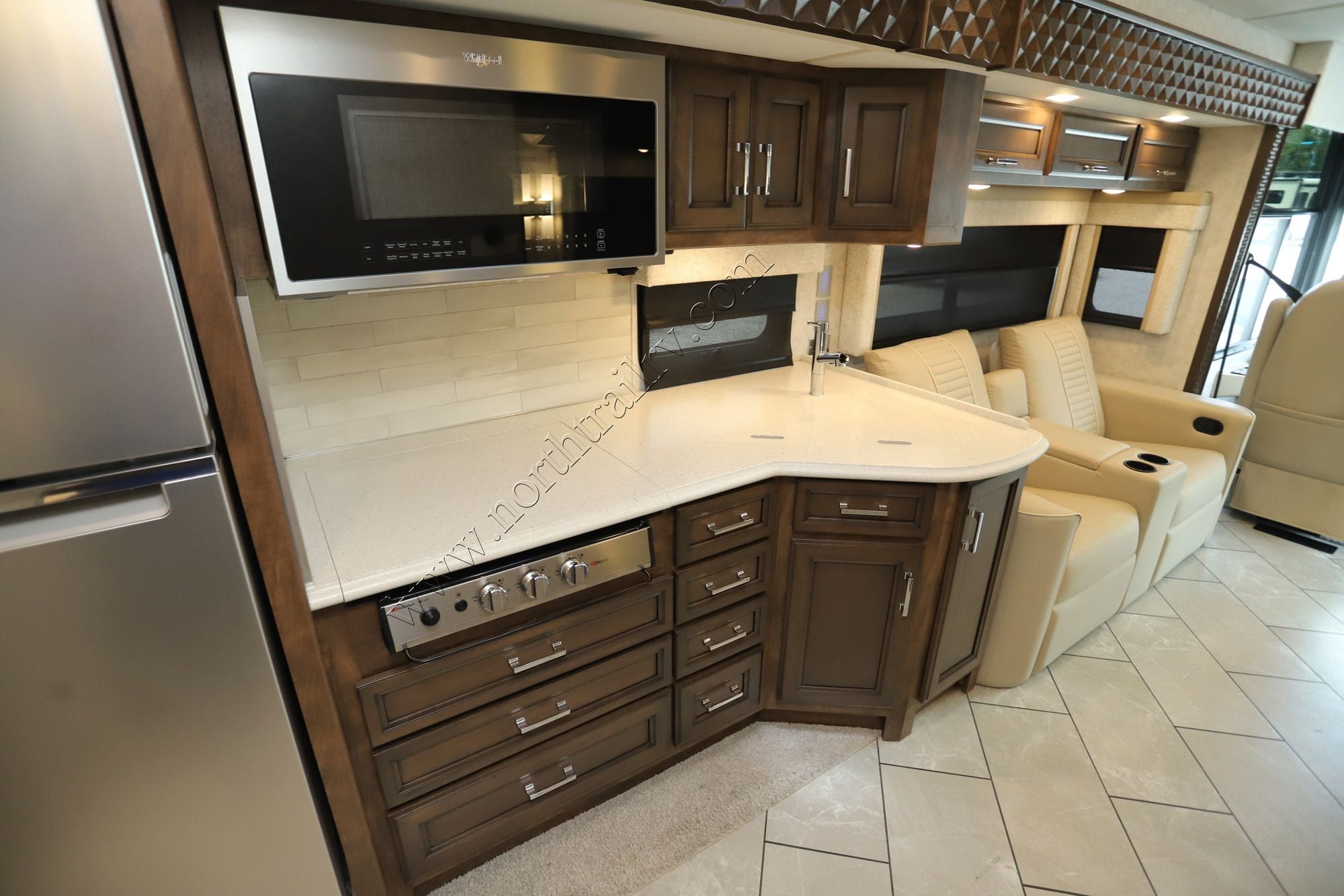 Used 2023 Newmar Bay Star 3014 Class A  For Sale