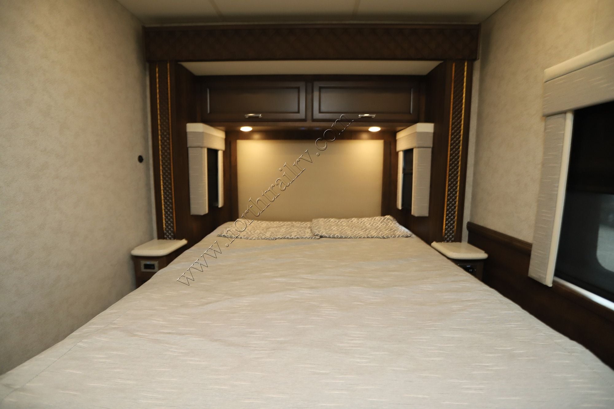 Used 2023 Newmar Bay Star 3014 Class A  For Sale