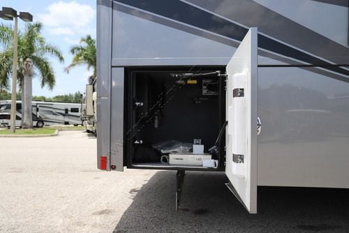 2025 Renegade Rv Explorer 40ERB