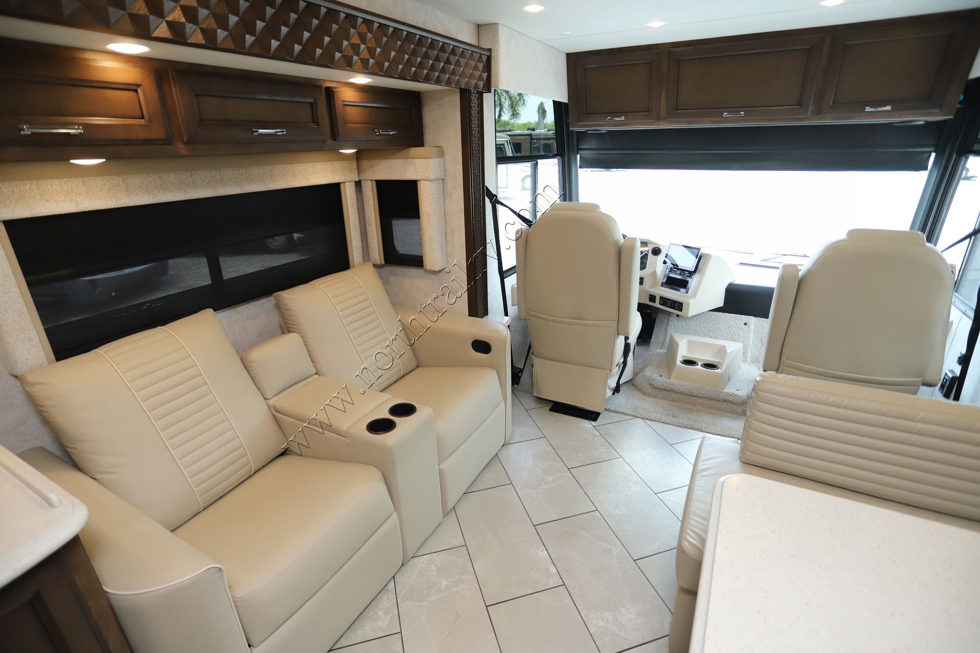 Used 2023 Newmar Bay Star 3014 Class A  For Sale