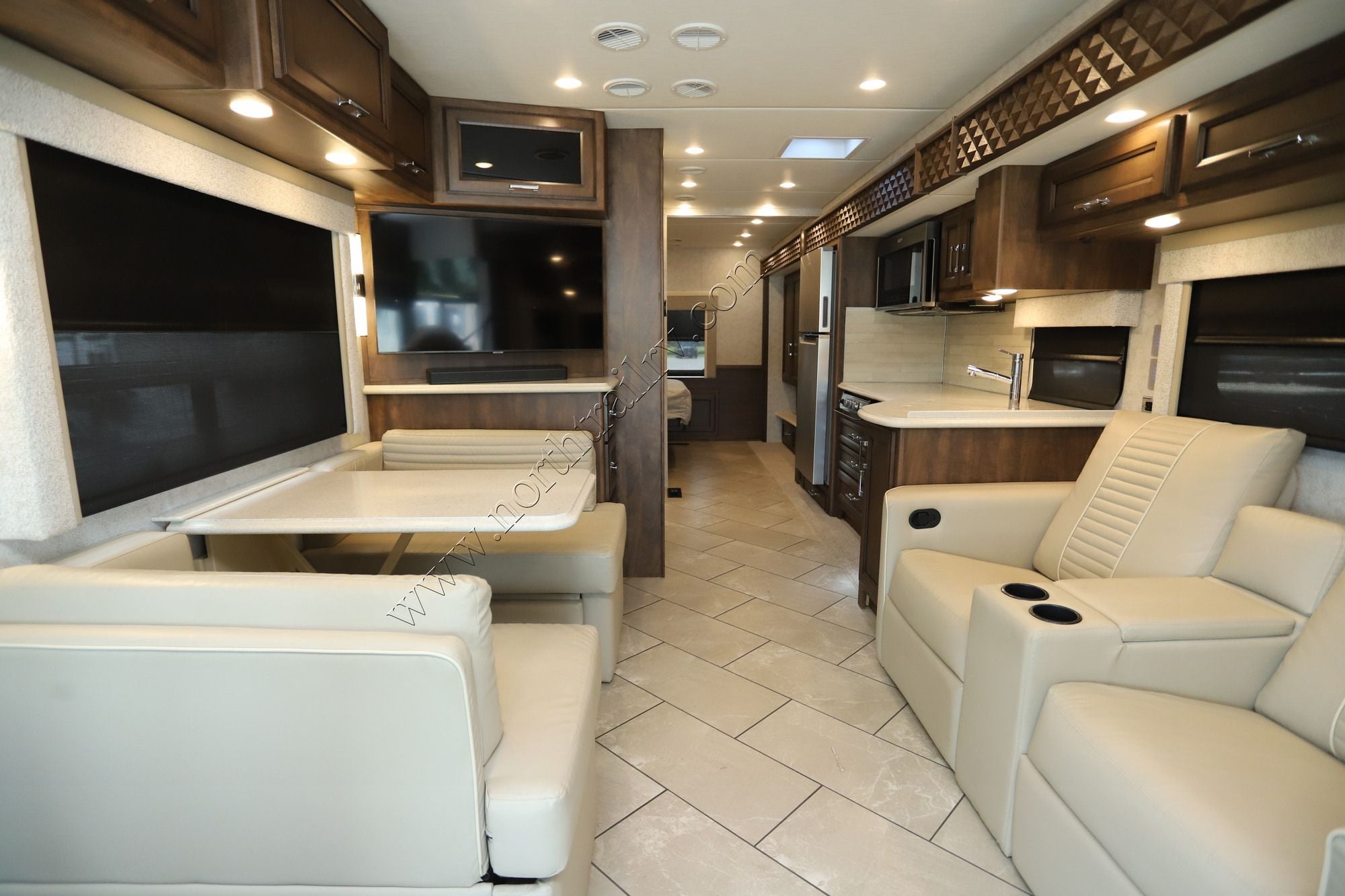Used 2023 Newmar Bay Star 3014 Class A  For Sale