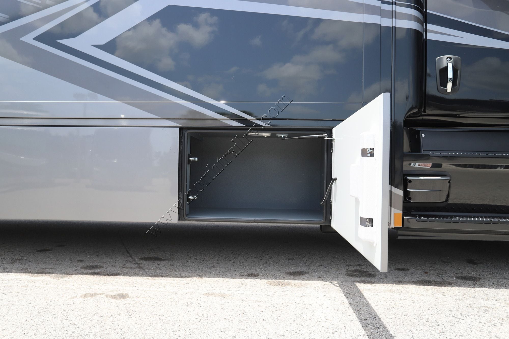 Used 2025 Renegade Rv Explorer 40ERB Super C  For Sale