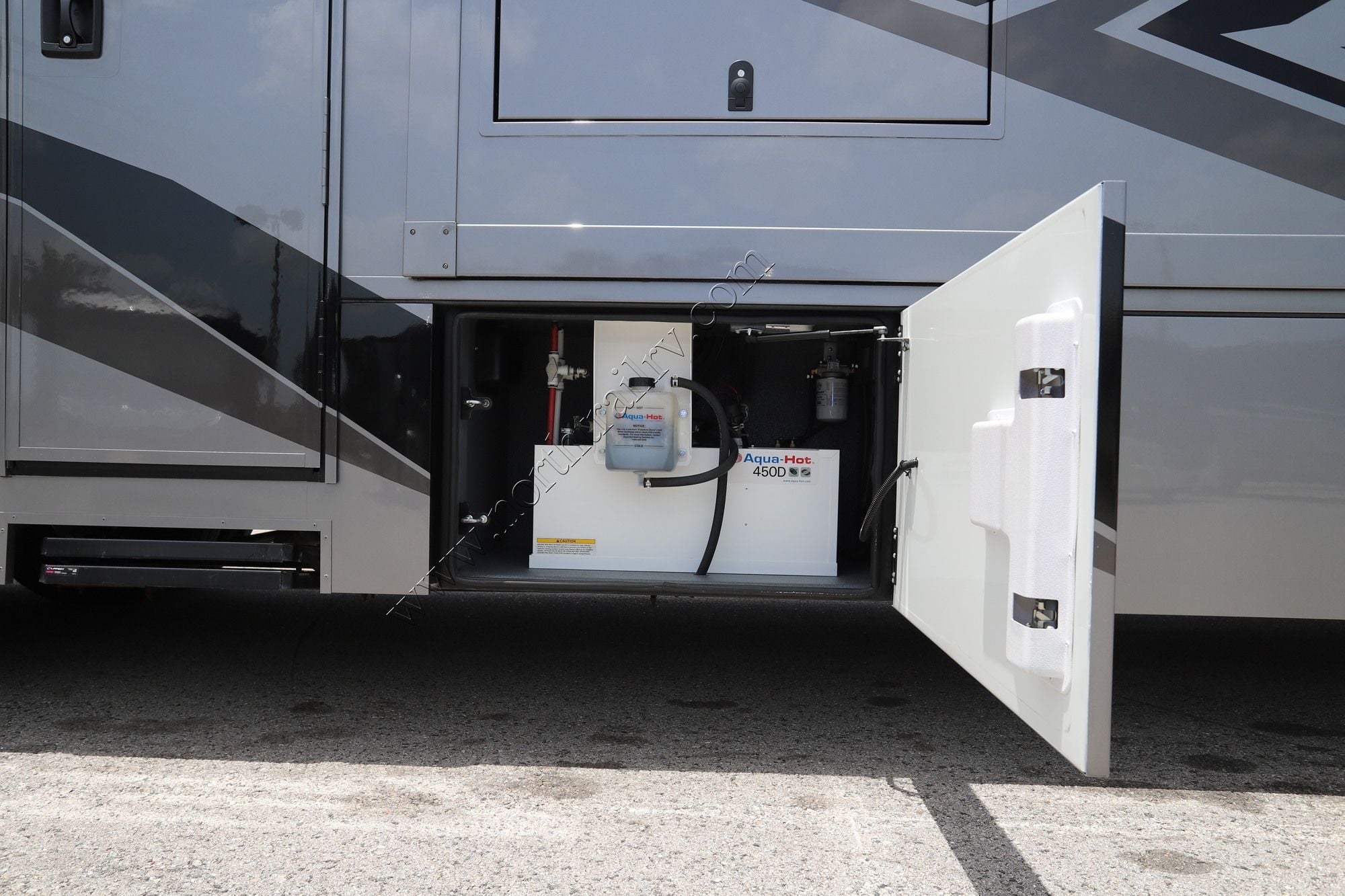 Used 2025 Renegade Rv Explorer 40ERB Super C  For Sale