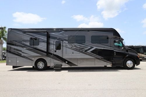 2025 Renegade Rv Explorer 40ERB