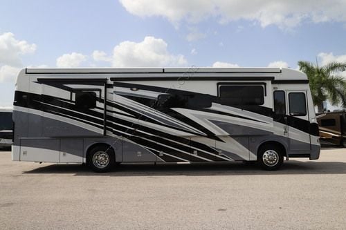 2023 Newmar Ventana 3717