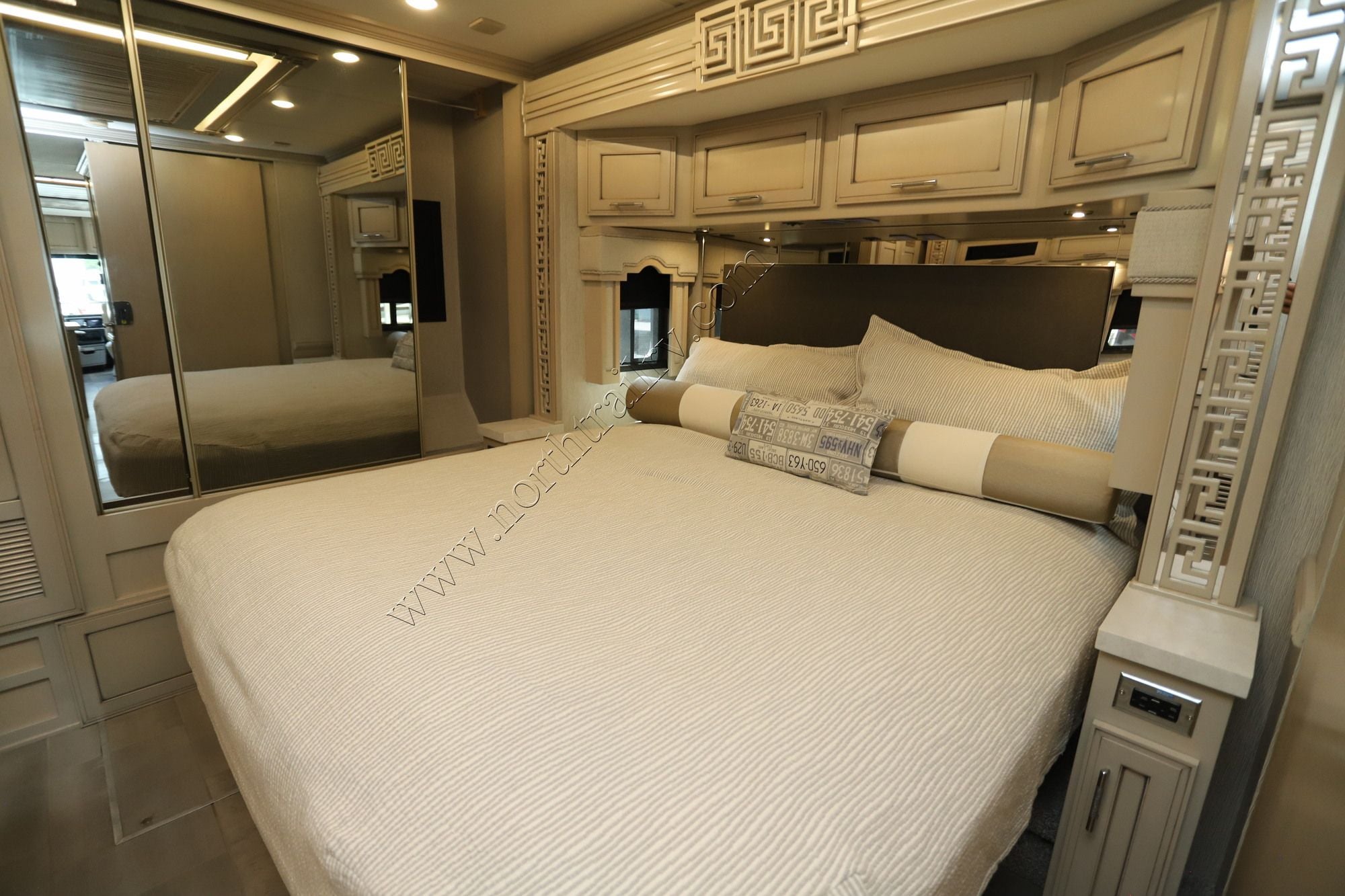 Used 2023 Newmar Ventana 3717 Class A  For Sale