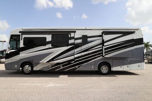 2023 Newmar Ventana 3717