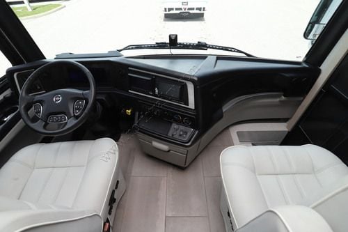 2023 Newmar Ventana 3717