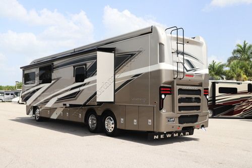 2022 Newmar Ventana 4037