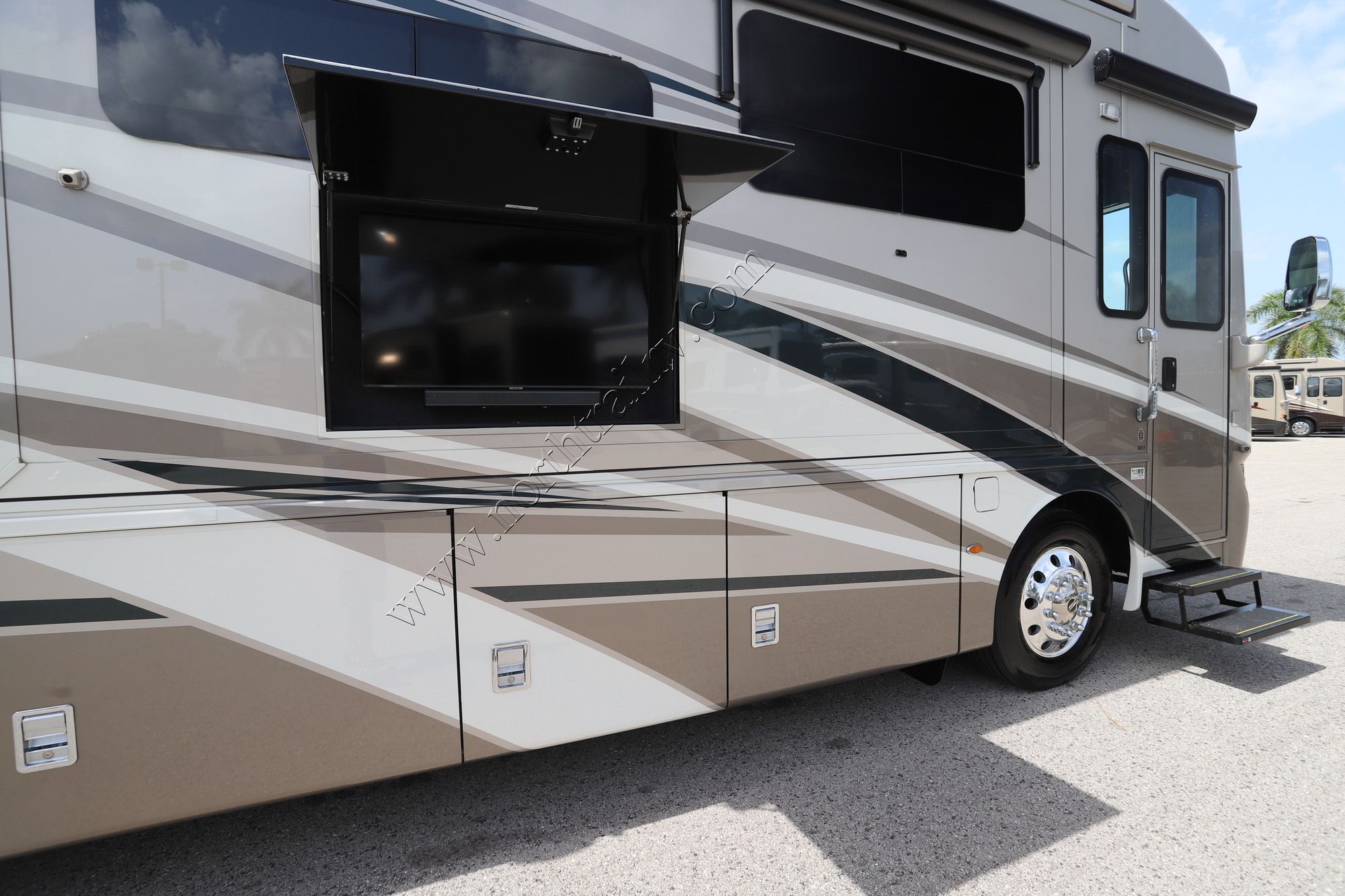 Used 2022 Newmar Ventana 4037 Class A  For Sale