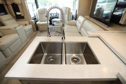 2023 Newmar Ventana 3717