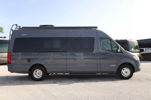 2020 Winnebago Era 70KL