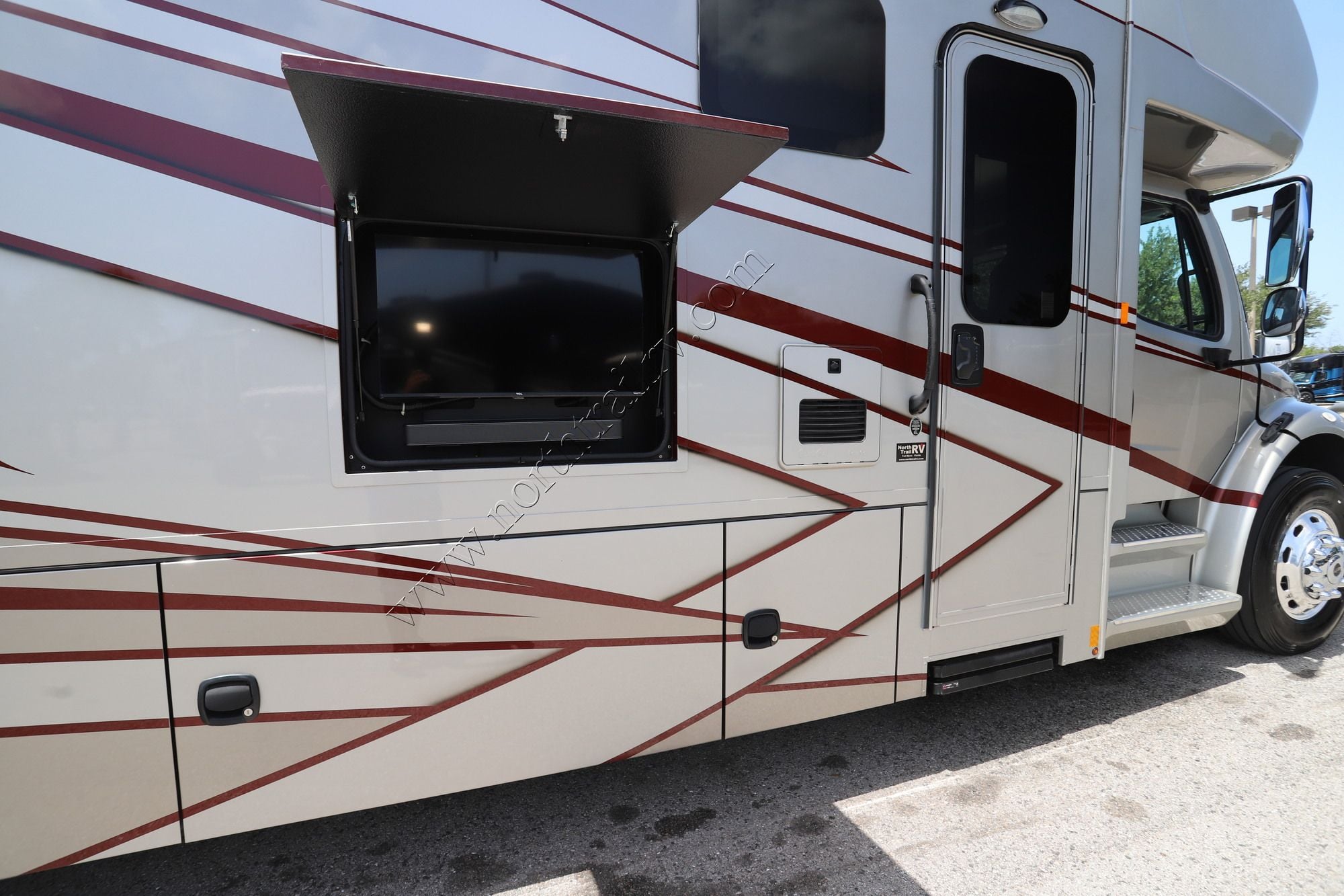 Used 2023 Renegade Rv Valencia 38RB Super C  For Sale