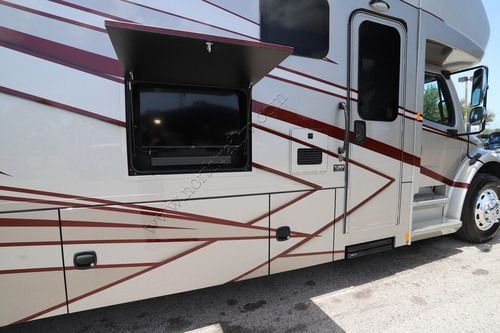2023 Renegade Rv Valencia 38RB